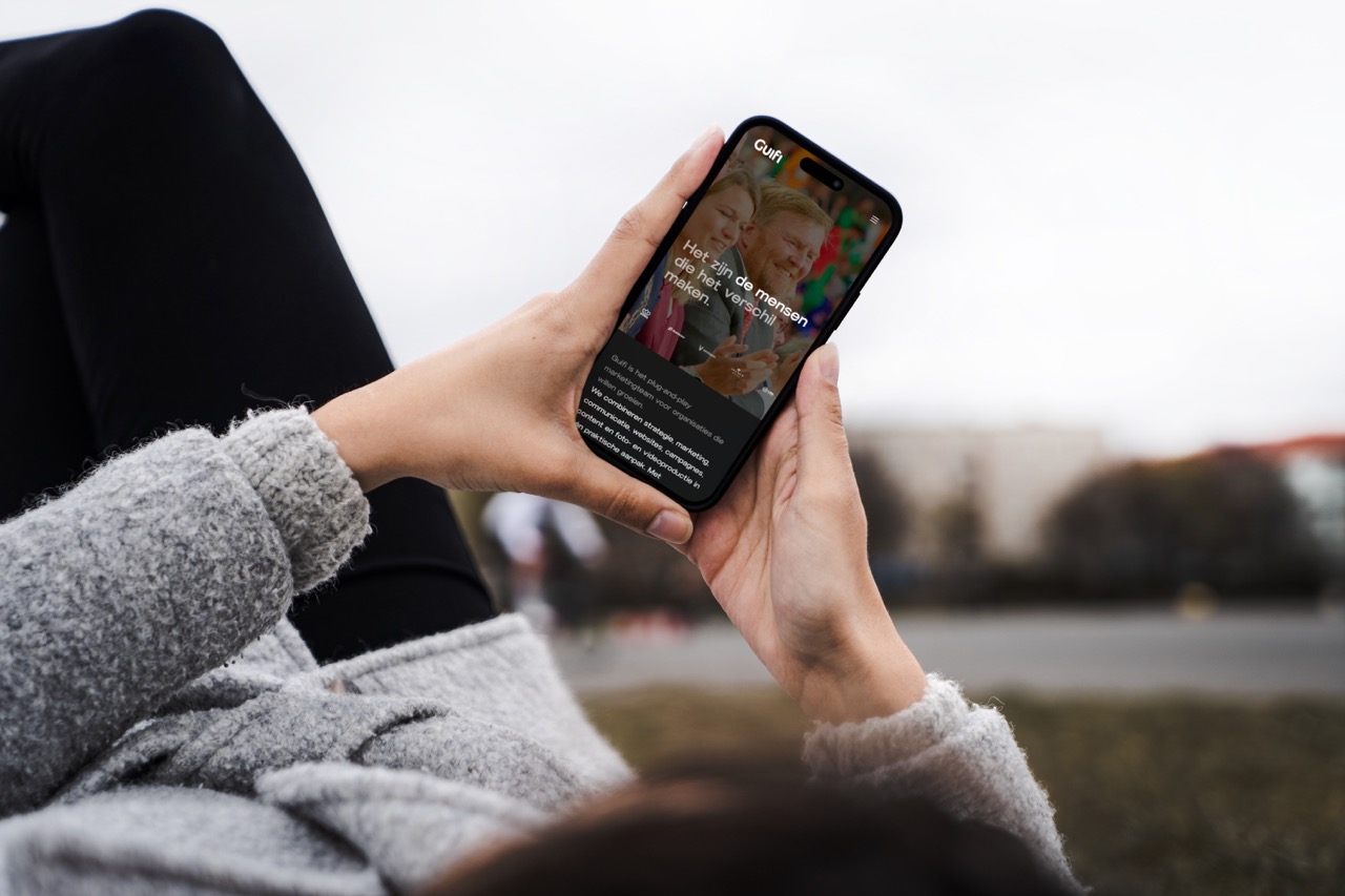 Guifi mockup contact groot